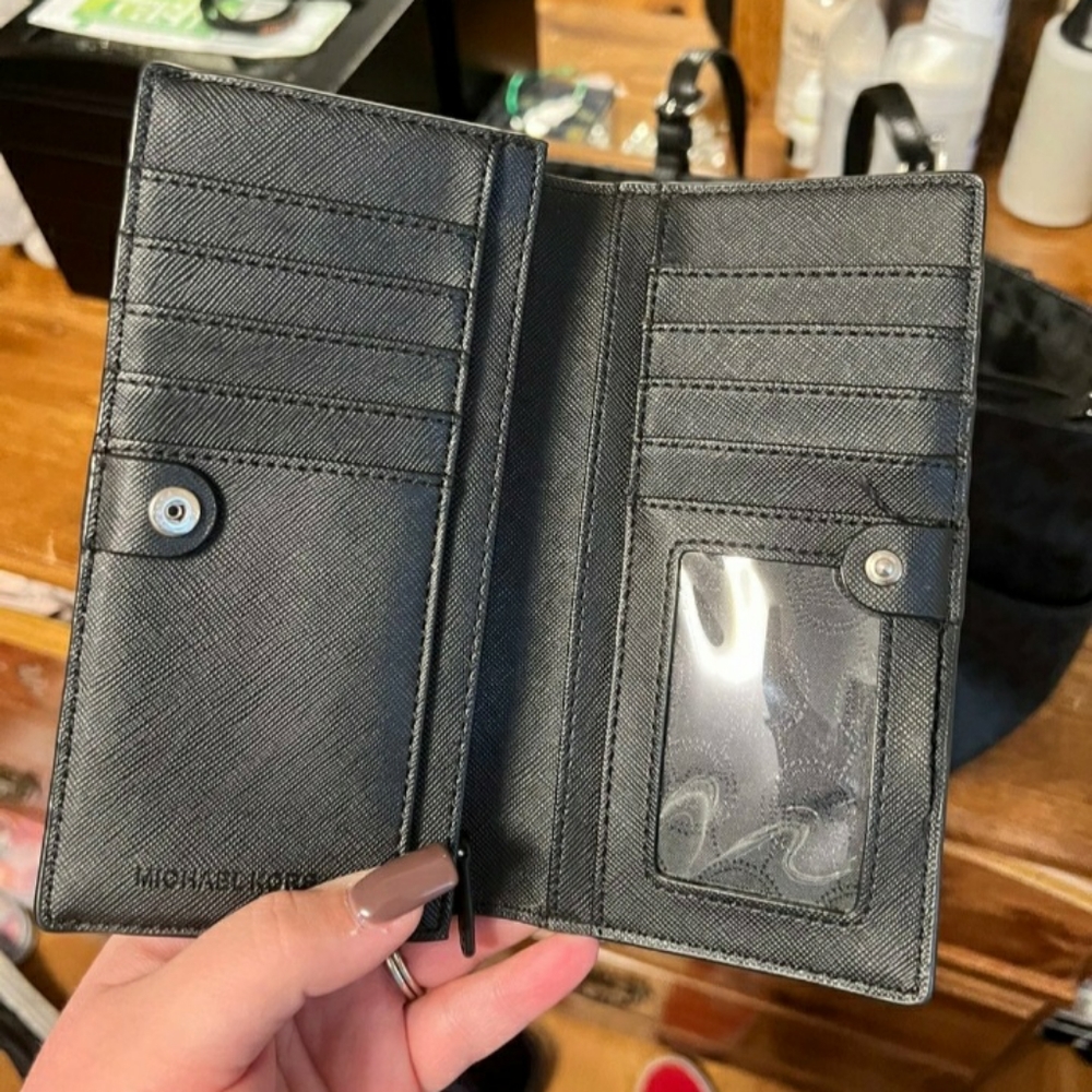 Michael kors wallet